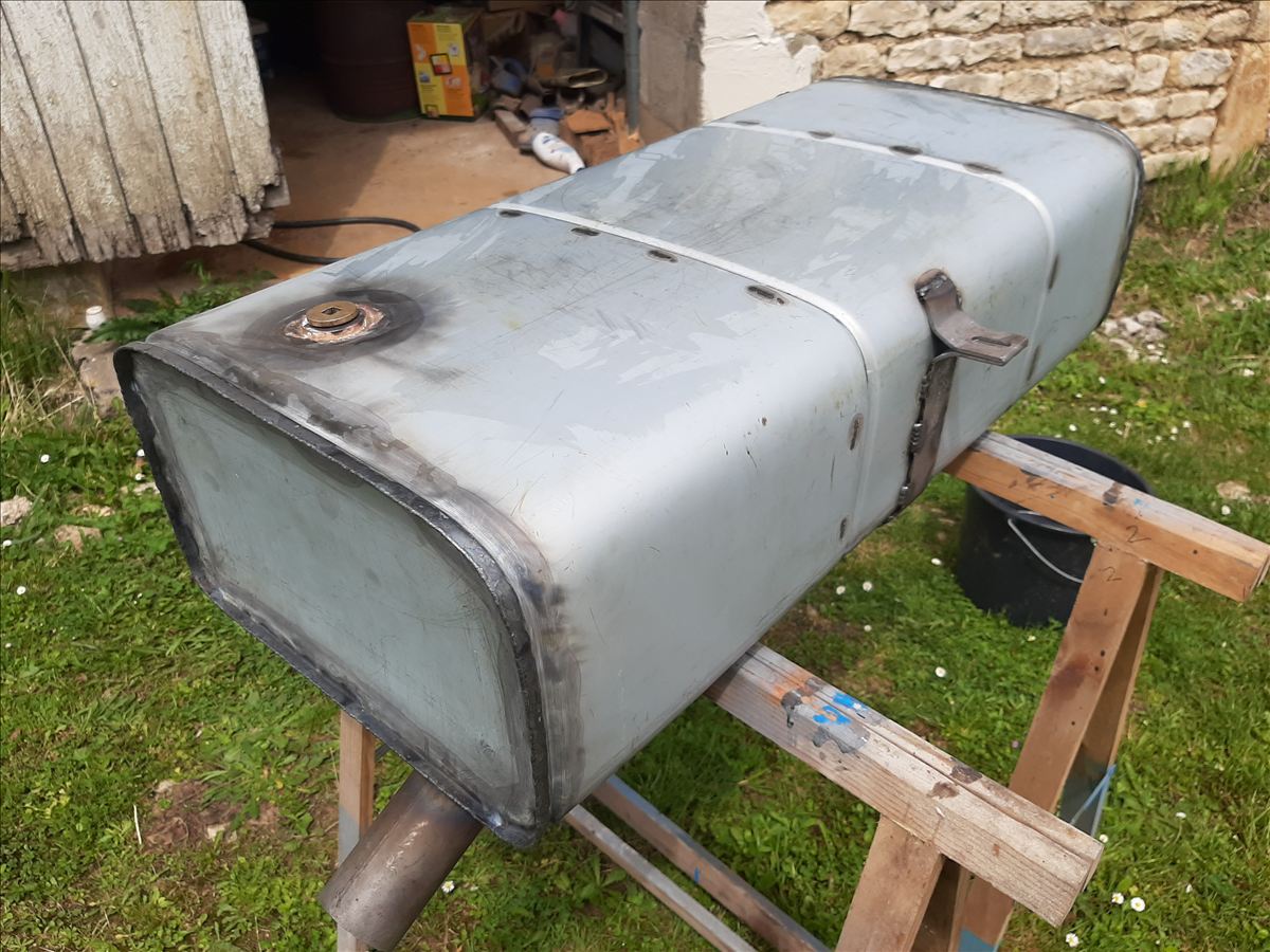 Daimler, réservoirs et finitions, photo 21