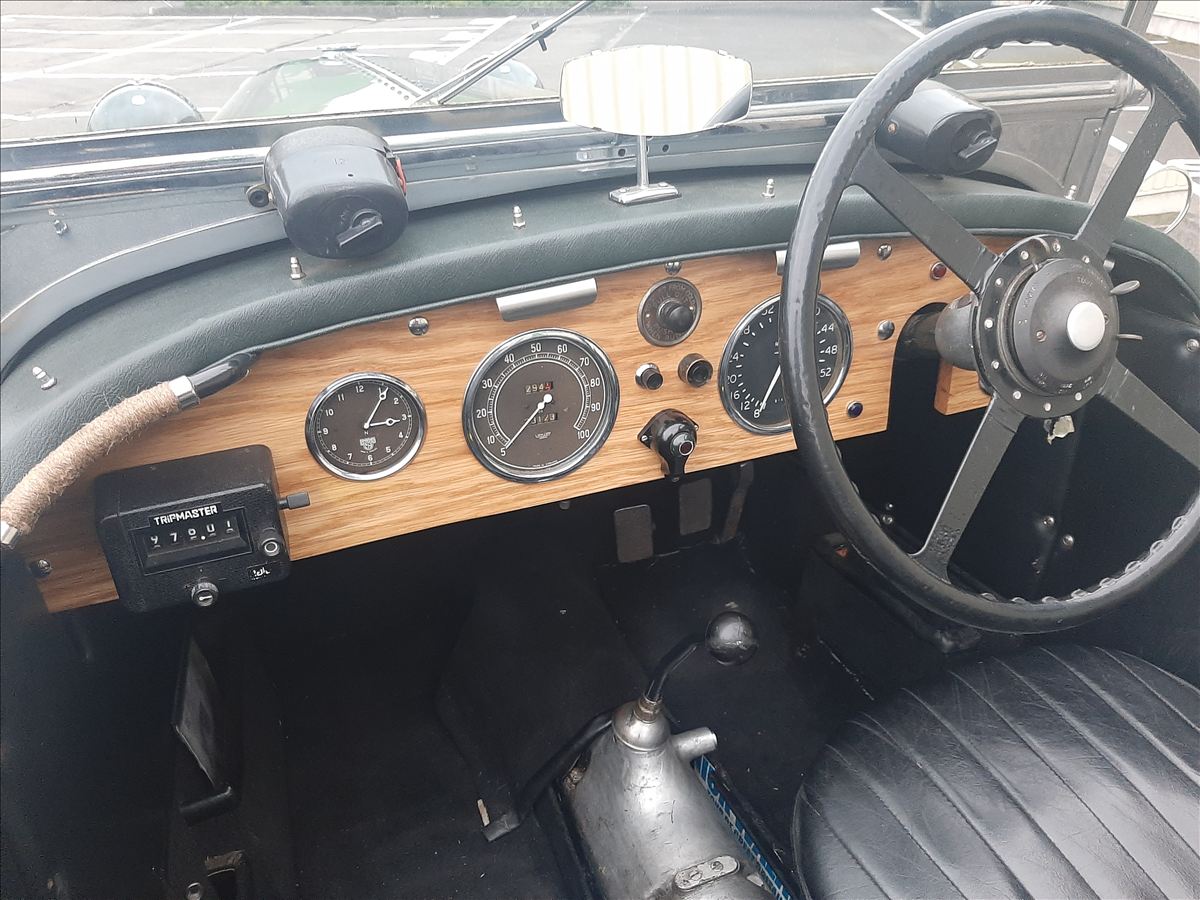 Daimler, réservoirs et finitions, photo 23